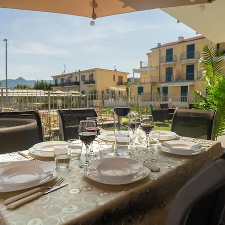 Loano-marina Spiaggia, Mare, A 5 Stelle * Loano