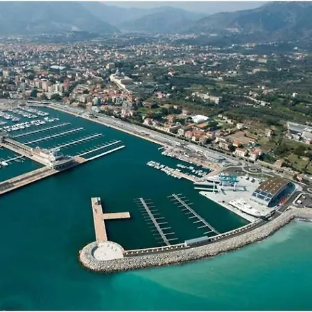 Loano-marina Spiaggia, Mare, A 5 Stelle 公寓
