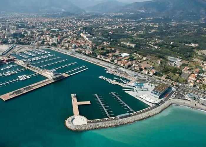 Loano-marina Spiaggia, Mare, A 5 Stelle Appartamento
