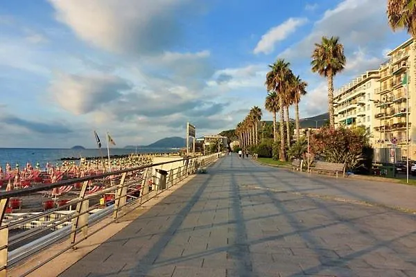 Loano-marina Spiaggia, Mare, A 5 Stelle Appartamento *